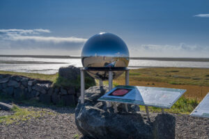 Mirror, Circle and a Boulder